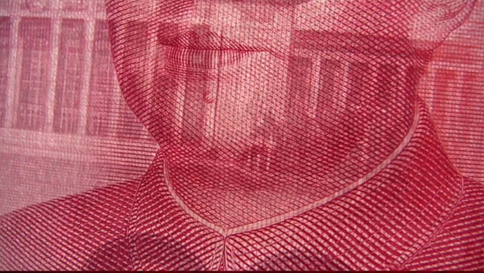 Macro Focus (min. 1cm at wide angle)